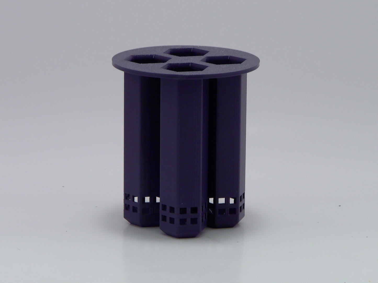 Monark Dimension mason smooth repoussé support bottle, 250ml, showing the sturdy design and labeling on the metal container.