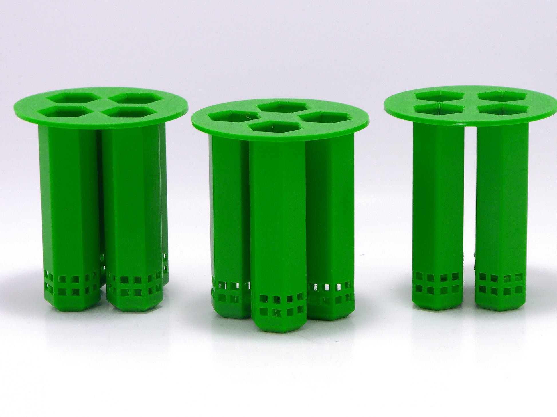 Mason smooth repoussé support in 250ml container, Monark Dimension, with metal tools and repoussé surface for metalworking.