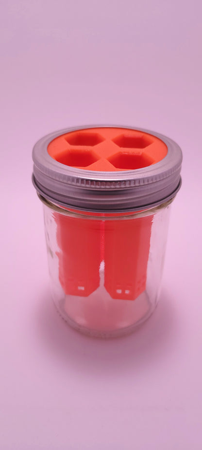 Mason repousse kit Monark Dimension with 250ml lisse product in white container, shown in close-up with bright background.